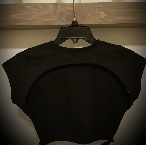 Bombshell Sportswear - Picture 7 of 8